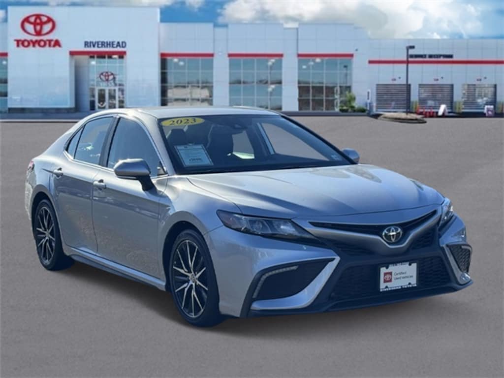 Used 2023 Toyota Camry SE Sedan