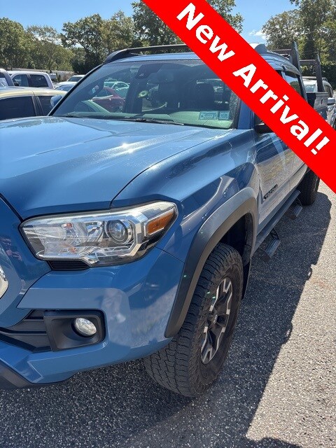 2019 Toyota Tacoma TRD Off-Road photo 3