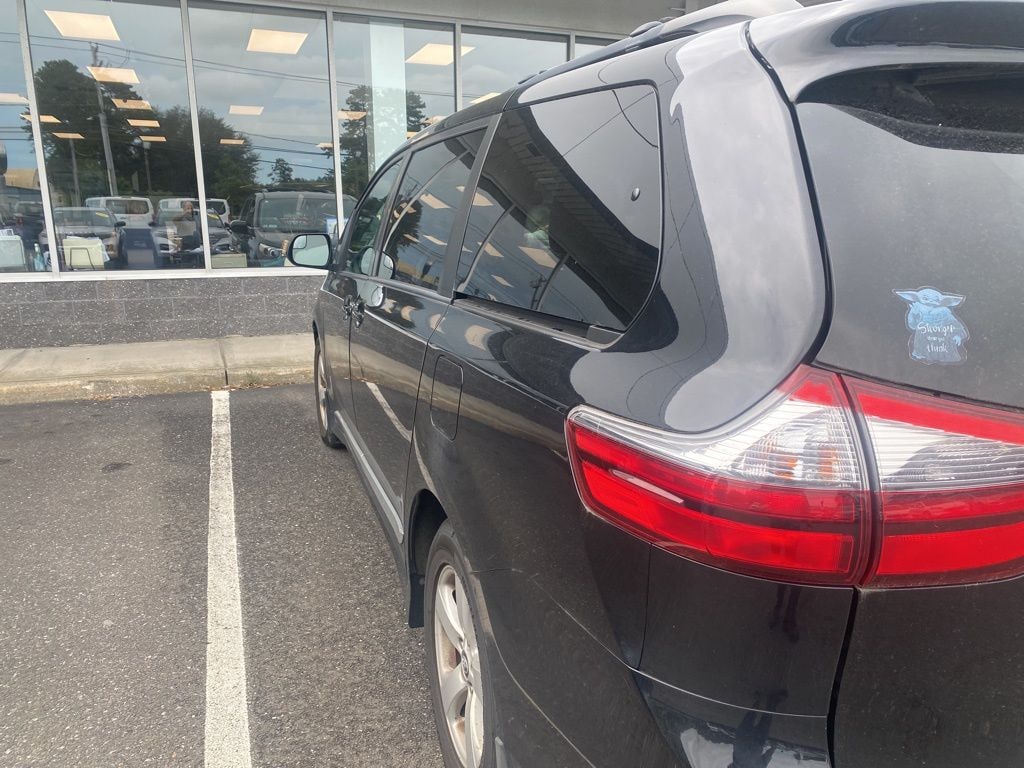 Used 2020 Toyota Sienna LE Minivan/Van