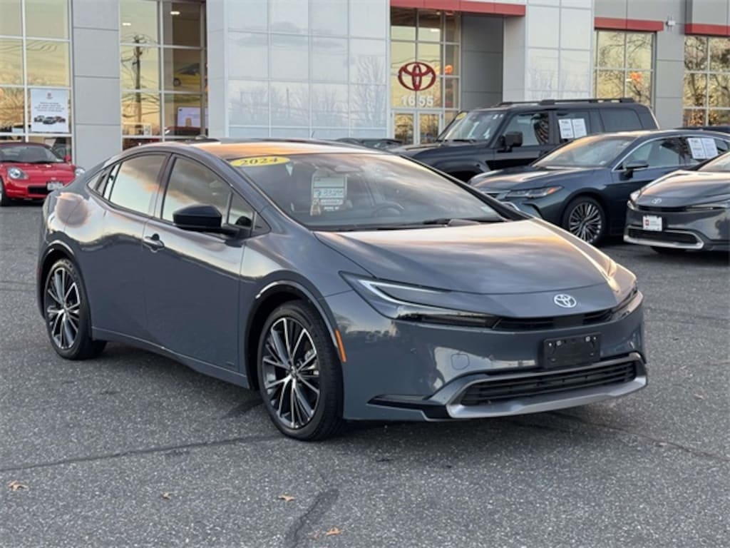 Used 2024 Toyota Prius XLE Hatchback