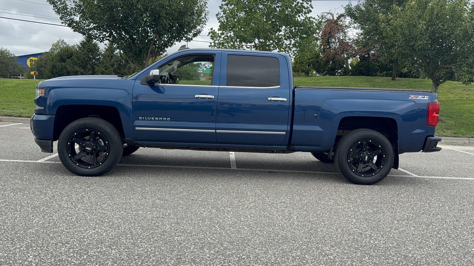 2017 Chevrolet Silverado 1500 LTZ photo 3