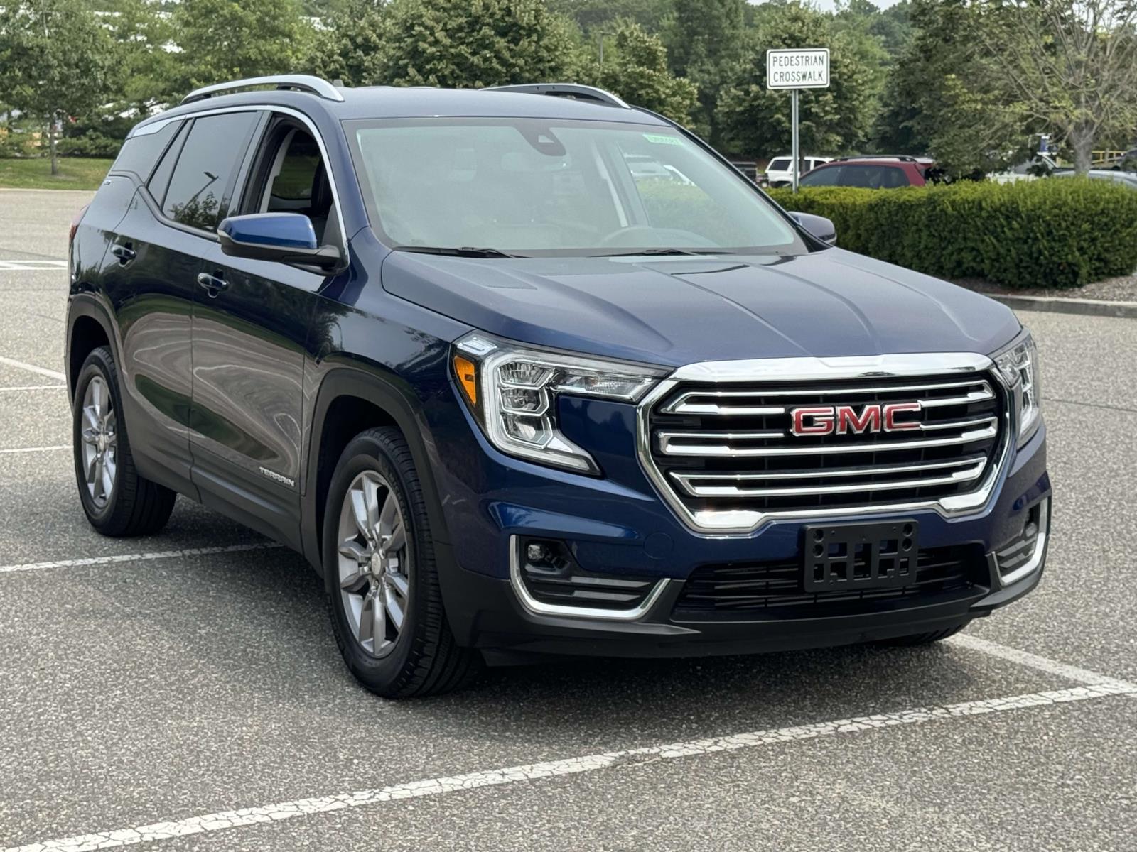 2022 Gmc Terrain SLT photo 2