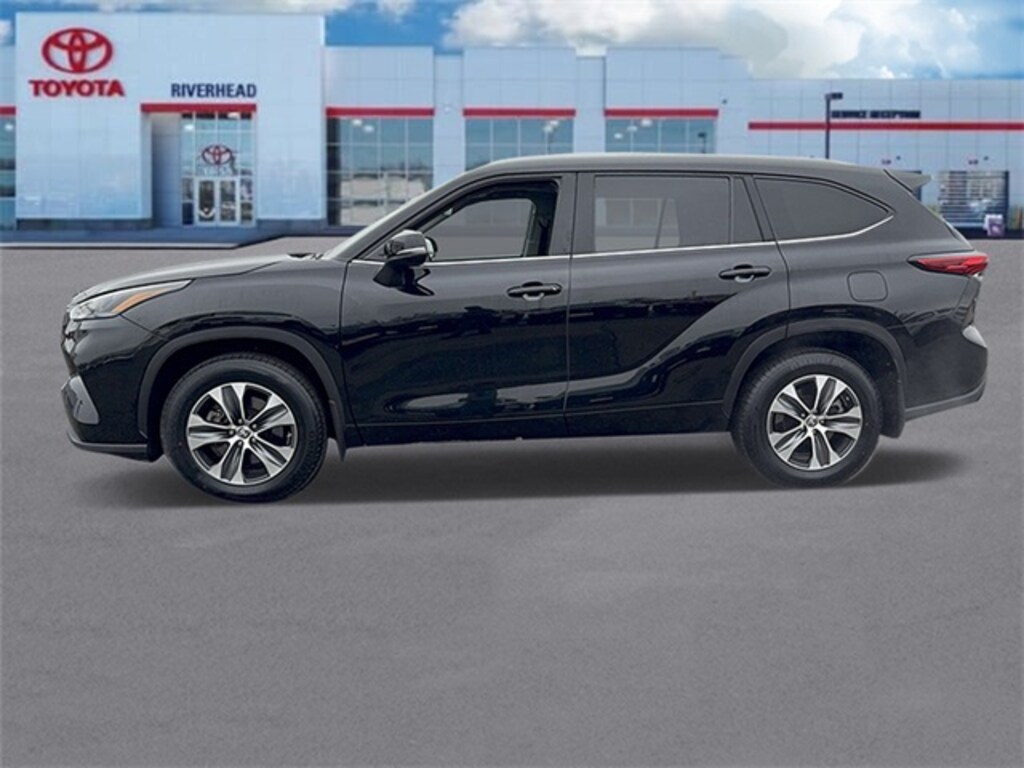 Used 2022 Toyota Highlander XLE SUV