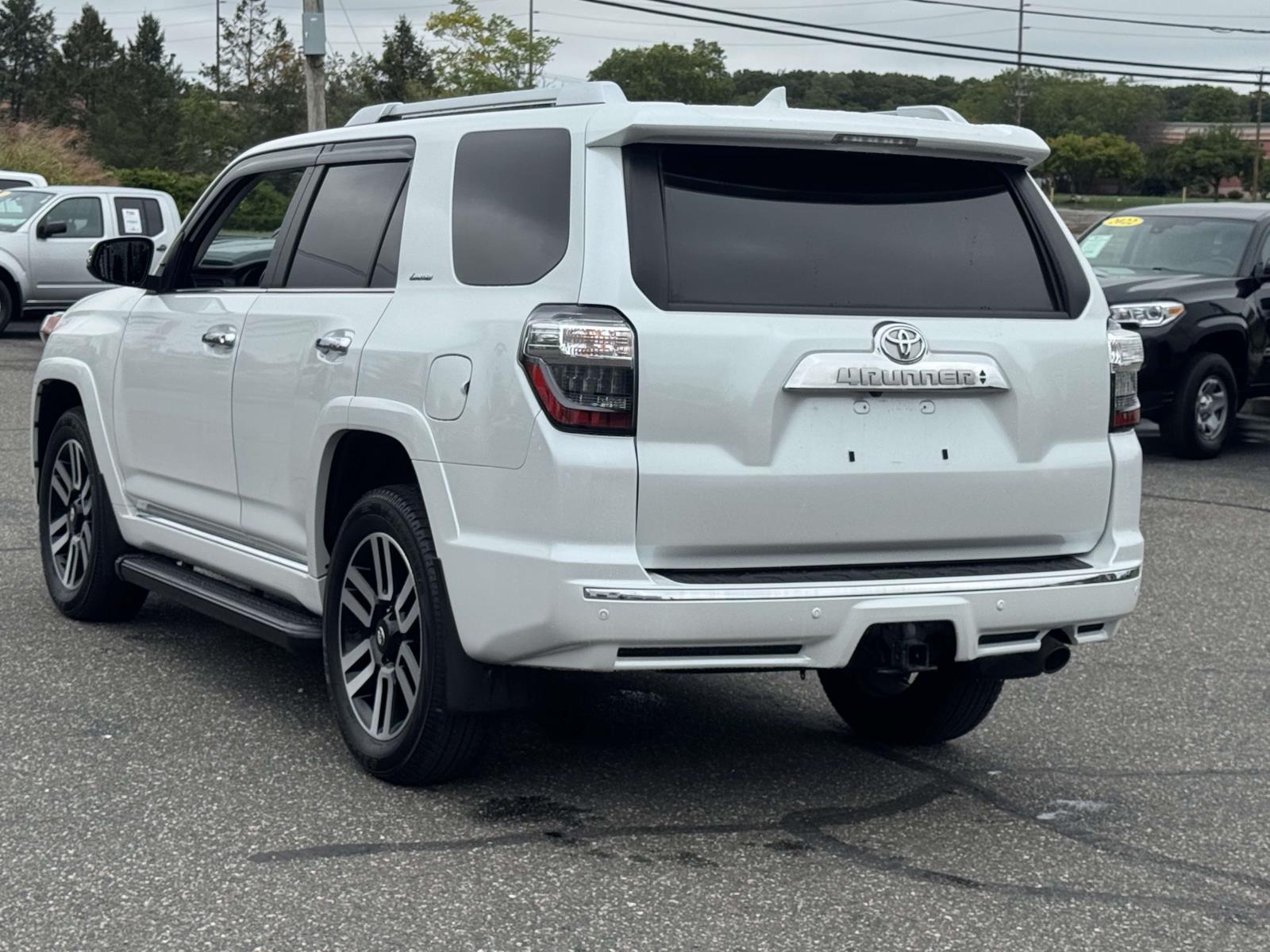 2024 Toyota 4Runner Limited photo 3