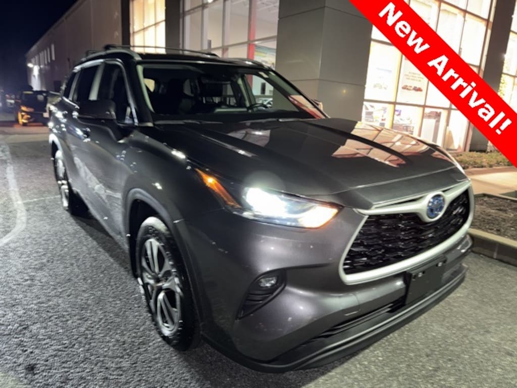 Used 2023 Toyota Highlander Hybrid XLE SUV