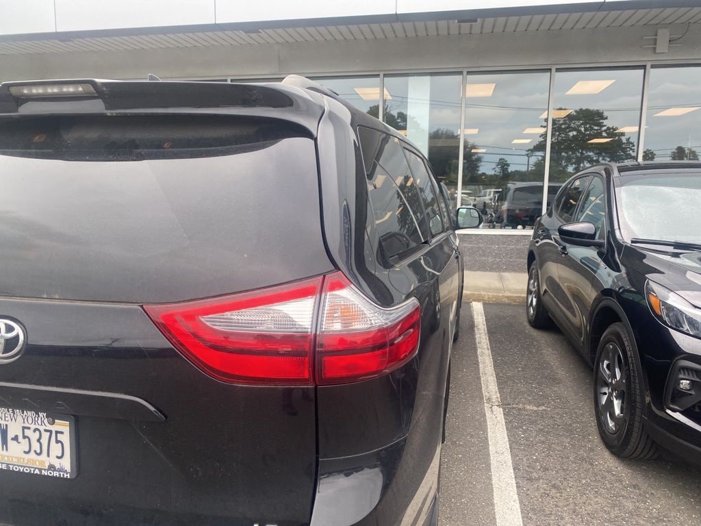 Used 2020 Toyota Sienna LE Minivan/Van