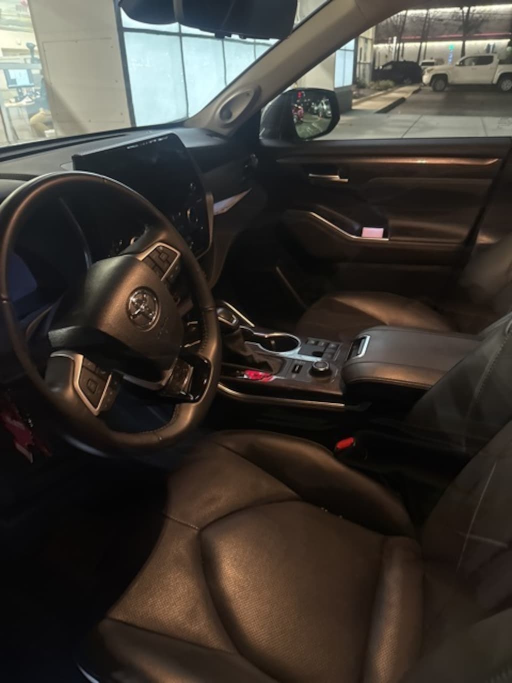 Used 2024 Toyota Highlander Platinum SUV