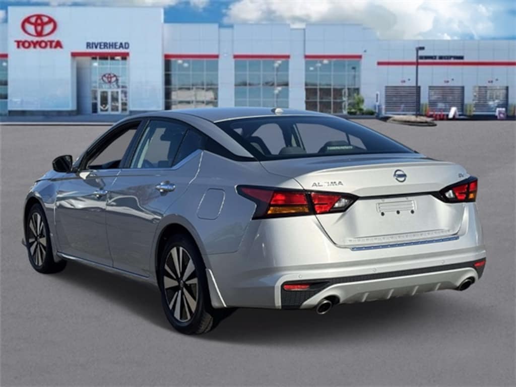 Used 2021 Nissan Altima 2.5 SV Sedan