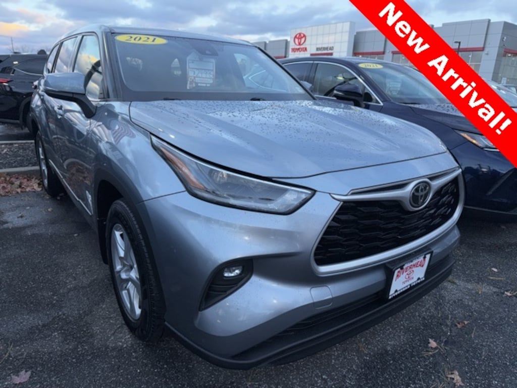 Used 2021 Toyota Highlander LE SUV
