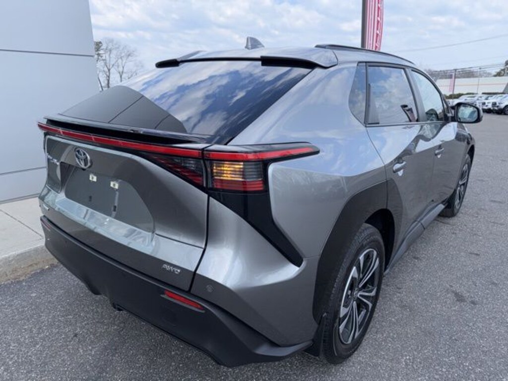 Used 2025 Toyota bZ4X XLE SUV