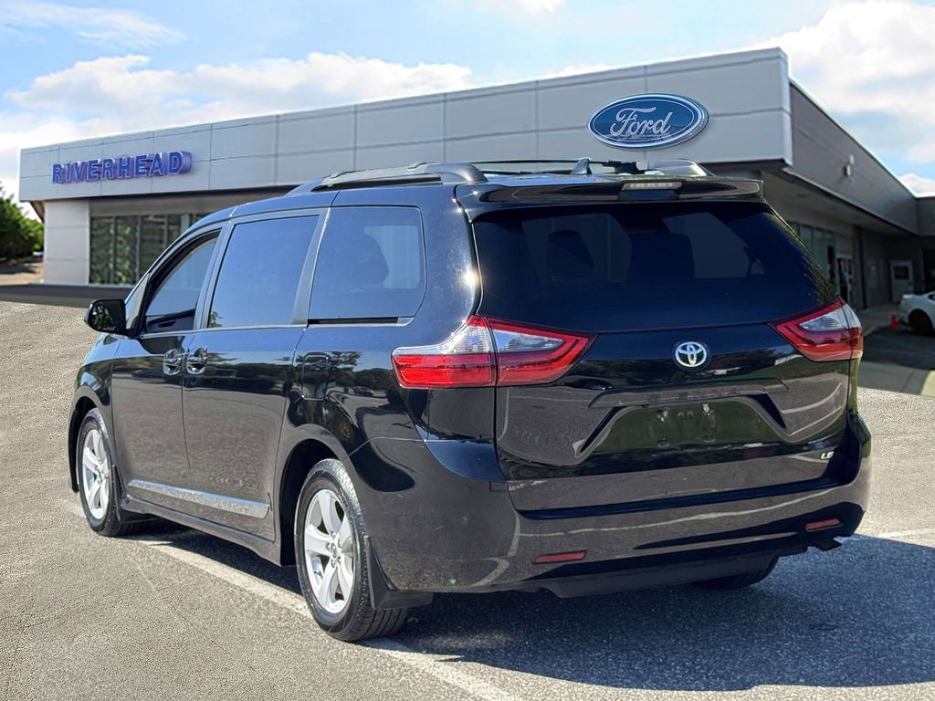 Used 2020 Toyota Sienna LE Minivan/Van