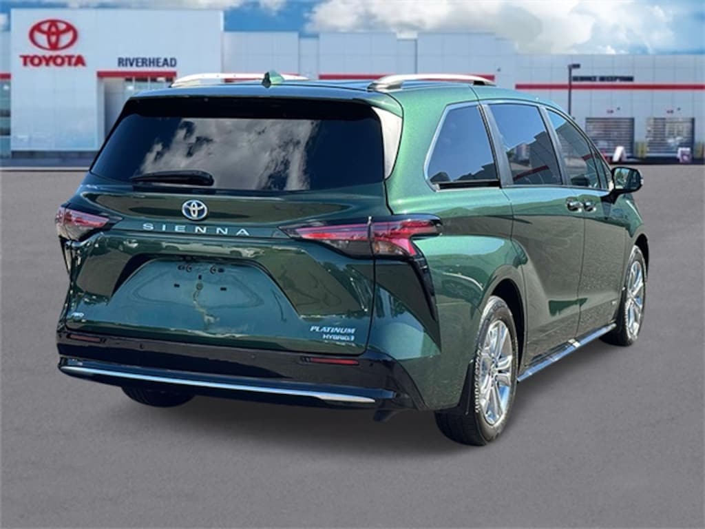 Used 2021 Toyota Sienna Platinum Minivan/Van