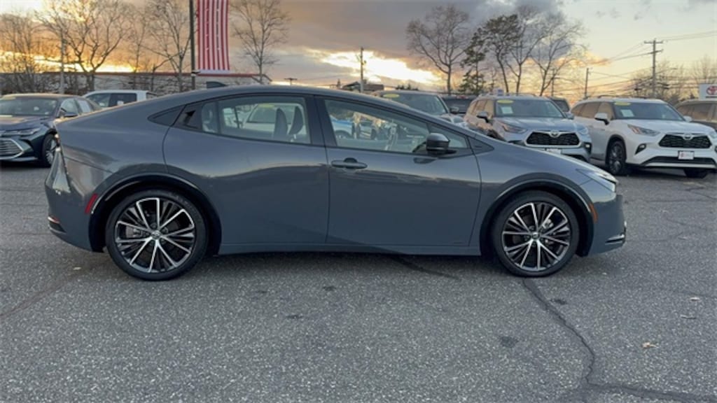 Used 2024 Toyota Prius XLE Hatchback