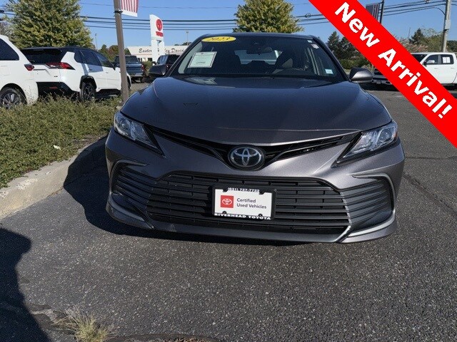 2023 Toyota Camry LE photo 3