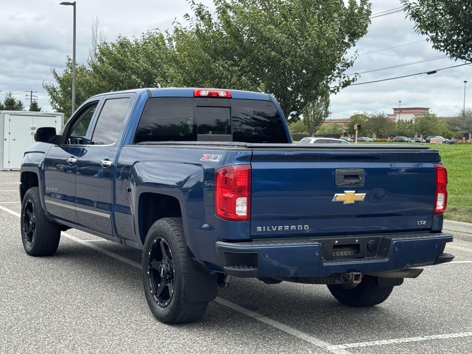 2017 Chevrolet Silverado 1500 LTZ photo 4