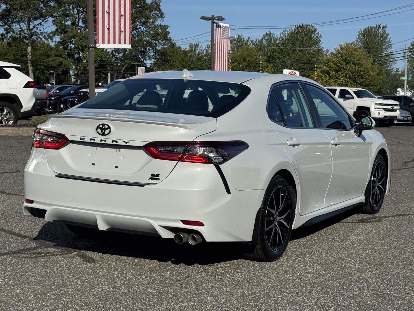 2023 Toyota Camry SE photo 3