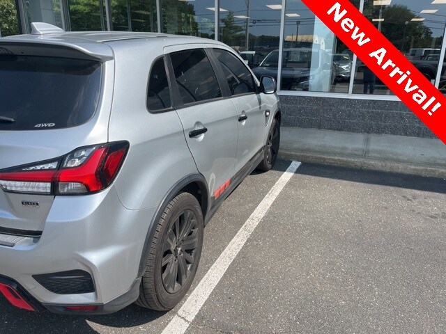 2020 Mitsubishi Outlander Sport ES photo 3