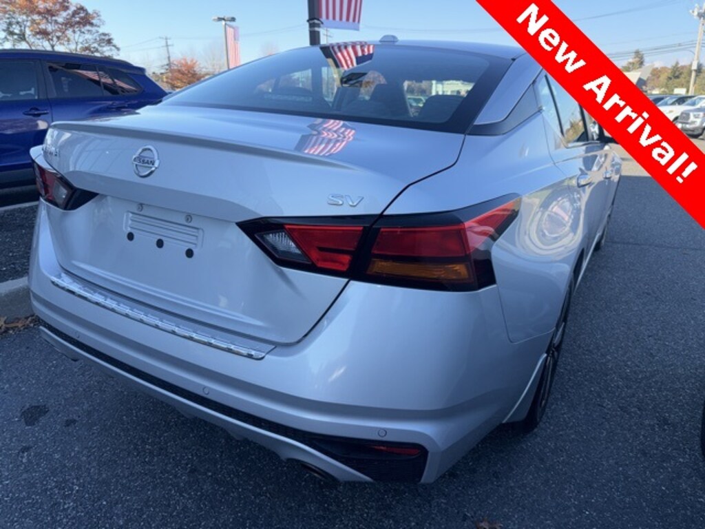 Used 2021 Nissan Altima 2.5 SV Sedan