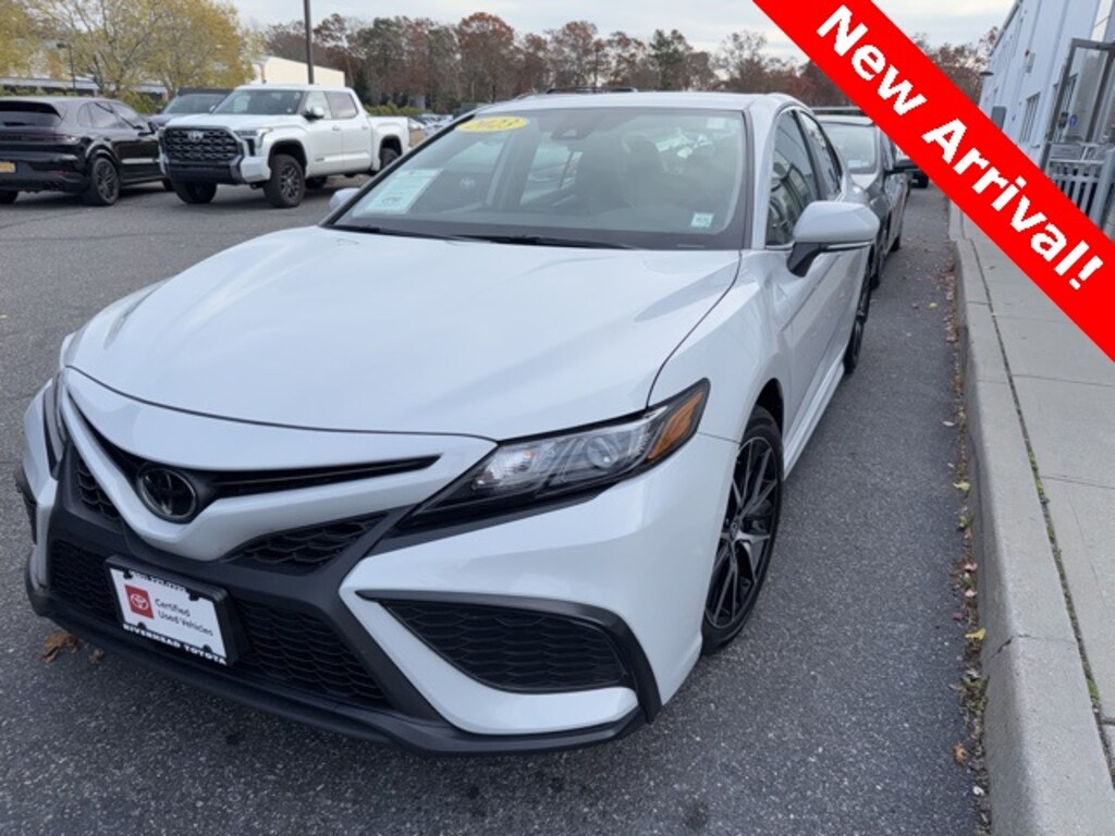 Used 2023 Toyota Camry SE Sedan