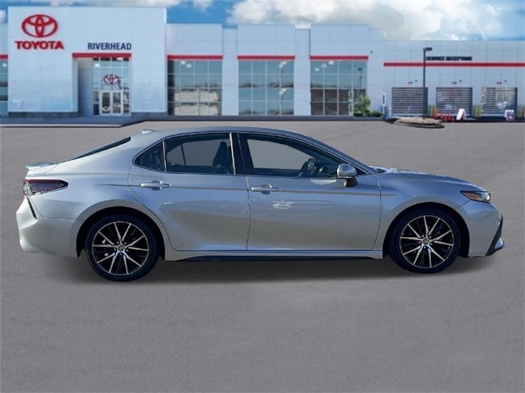 Used 2023 Toyota Camry SE Sedan