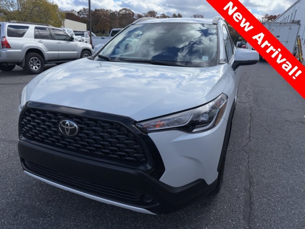 Used 2023 Toyota Corolla Cross LE SUV