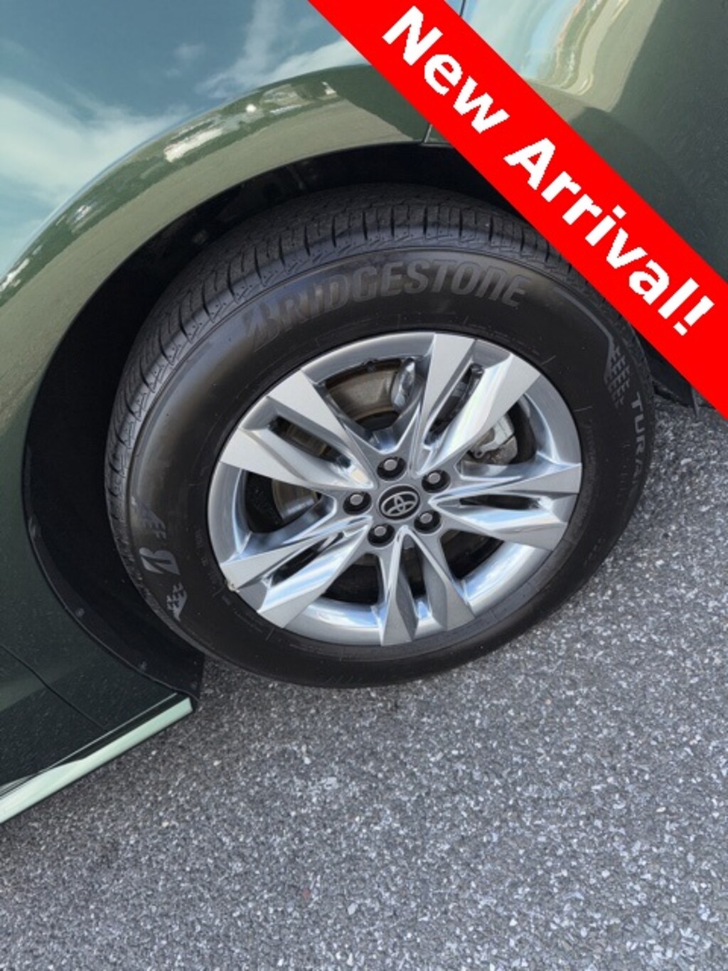 Used 2025 Toyota Sienna XLE Minivan/Van