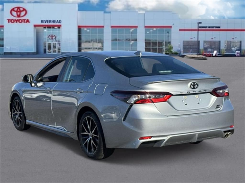 Used 2023 Toyota Camry SE Sedan