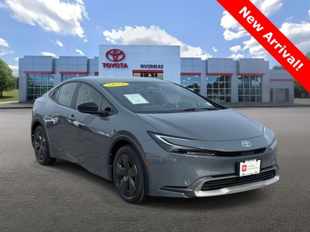 Used 2024 Toyota Prius Prime SE Hatchback