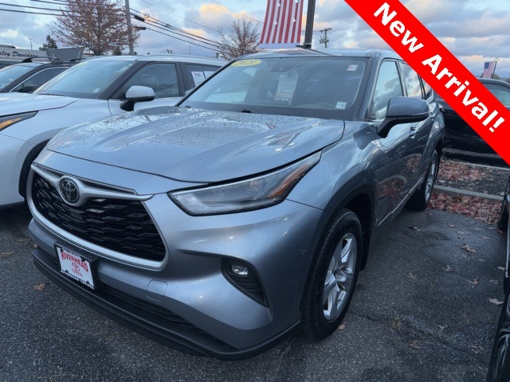 Used 2021 Toyota Highlander LE SUV