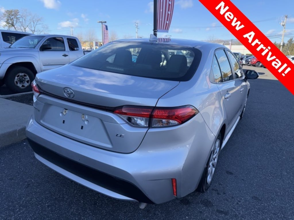 Used 2021 Toyota Corolla LE Sedan
