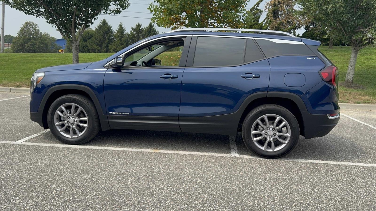 2022 Gmc Terrain SLT photo 3