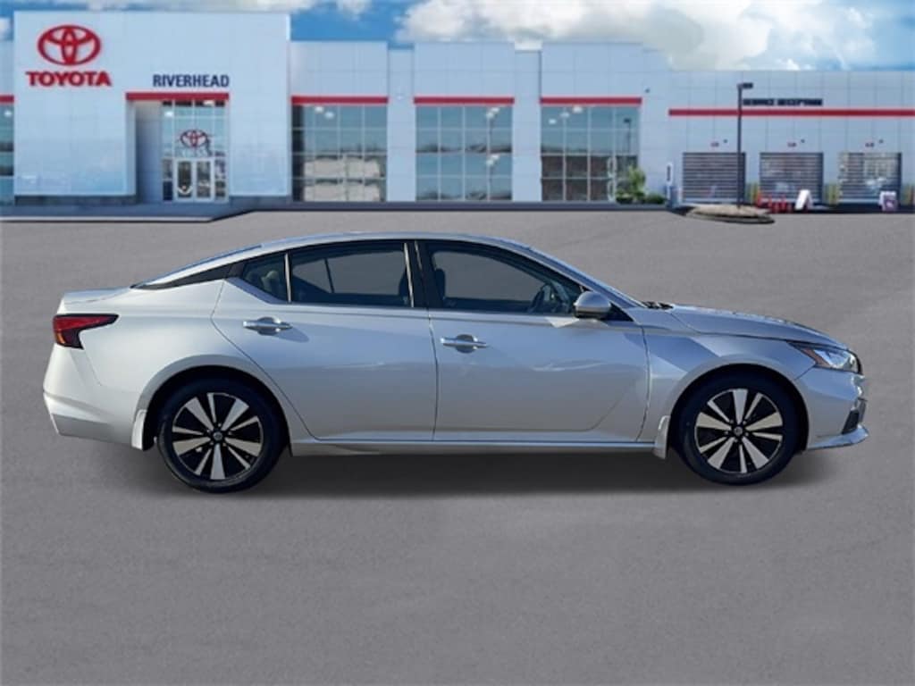 Used 2021 Nissan Altima 2.5 SV Sedan