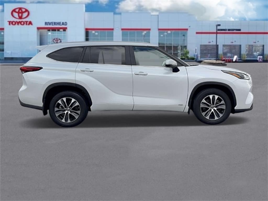 Used 2023 Toyota Highlander Hybrid XLE SUV