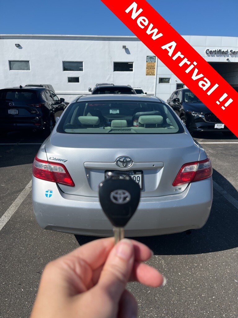 2008 Toyota Camry LE photo 3