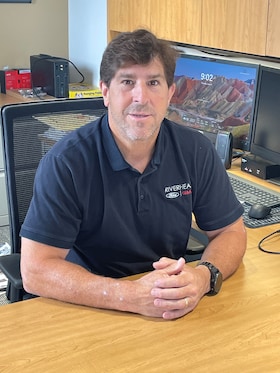 Staff member Thomas Williams from ID_6b7ec6