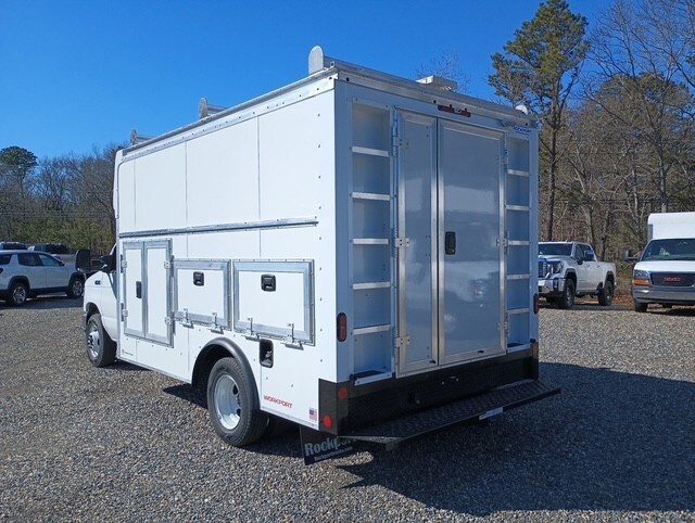 2026 Ford E-350 Base photo 3