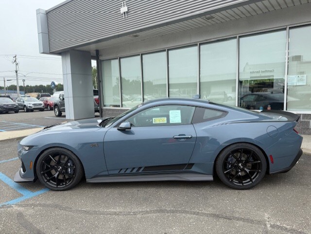 2025 Ford Mustang GT photo 4