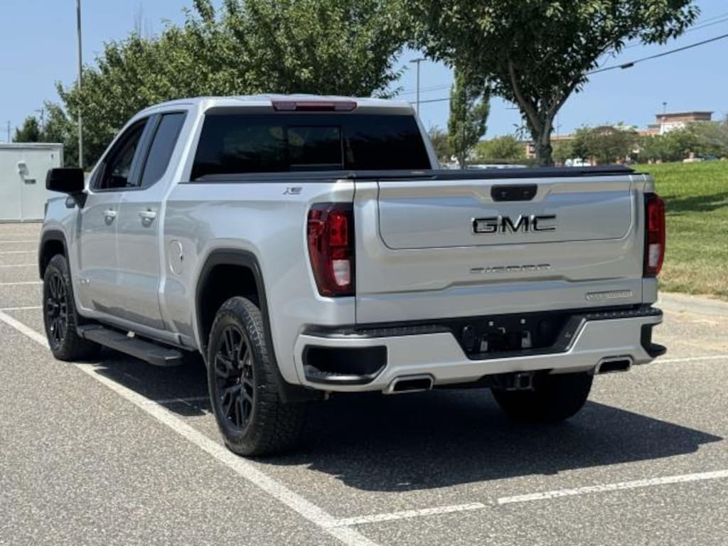 Used 2022 GMC Sierra 1500 4WD Double Cab 147 Elevation w/3SB Extended Cab Pickup