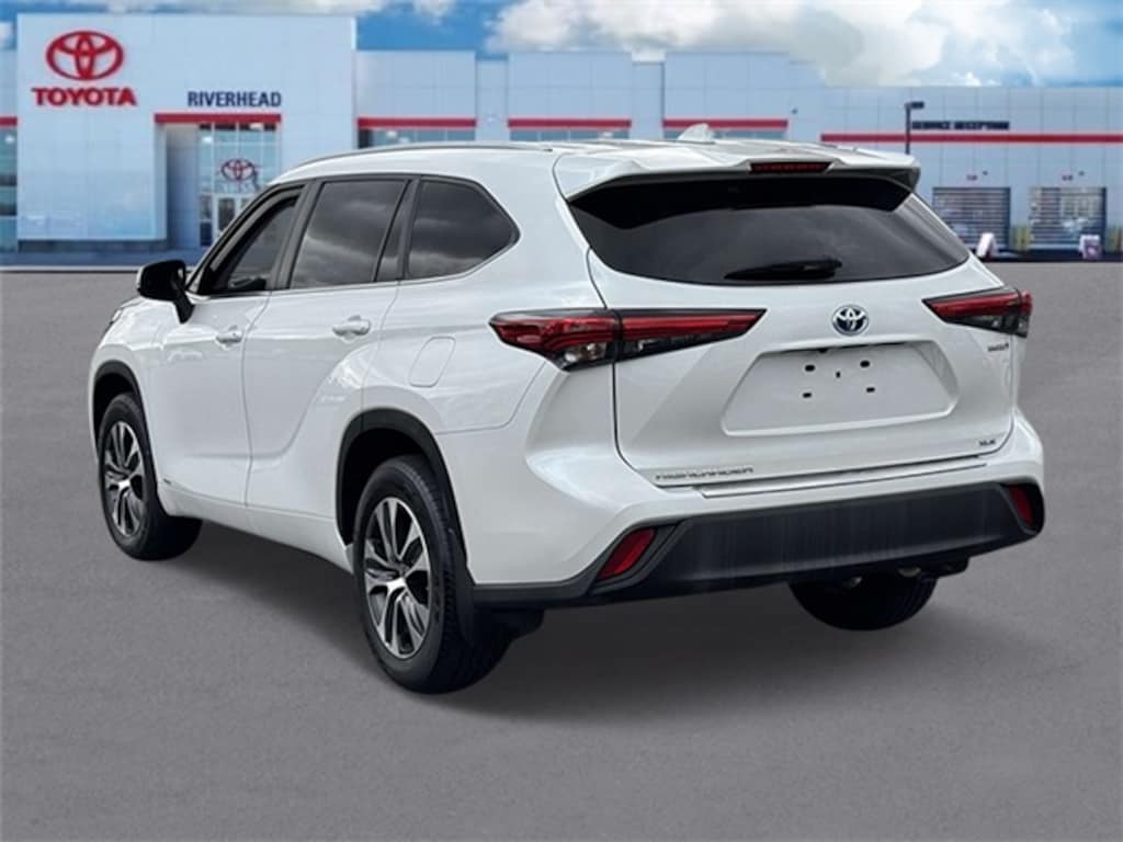 Used 2023 Toyota Highlander Hybrid XLE SUV