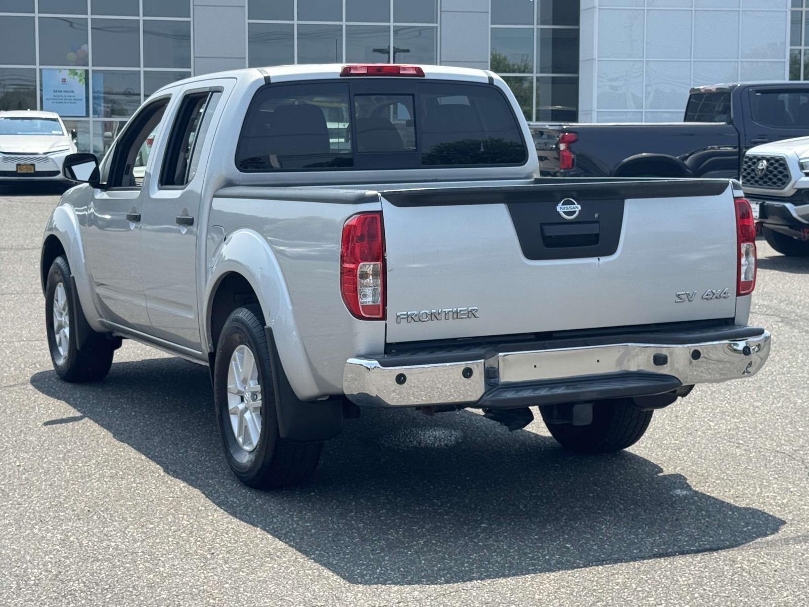 2018 Nissan Frontier SV Crew Cab photo 4