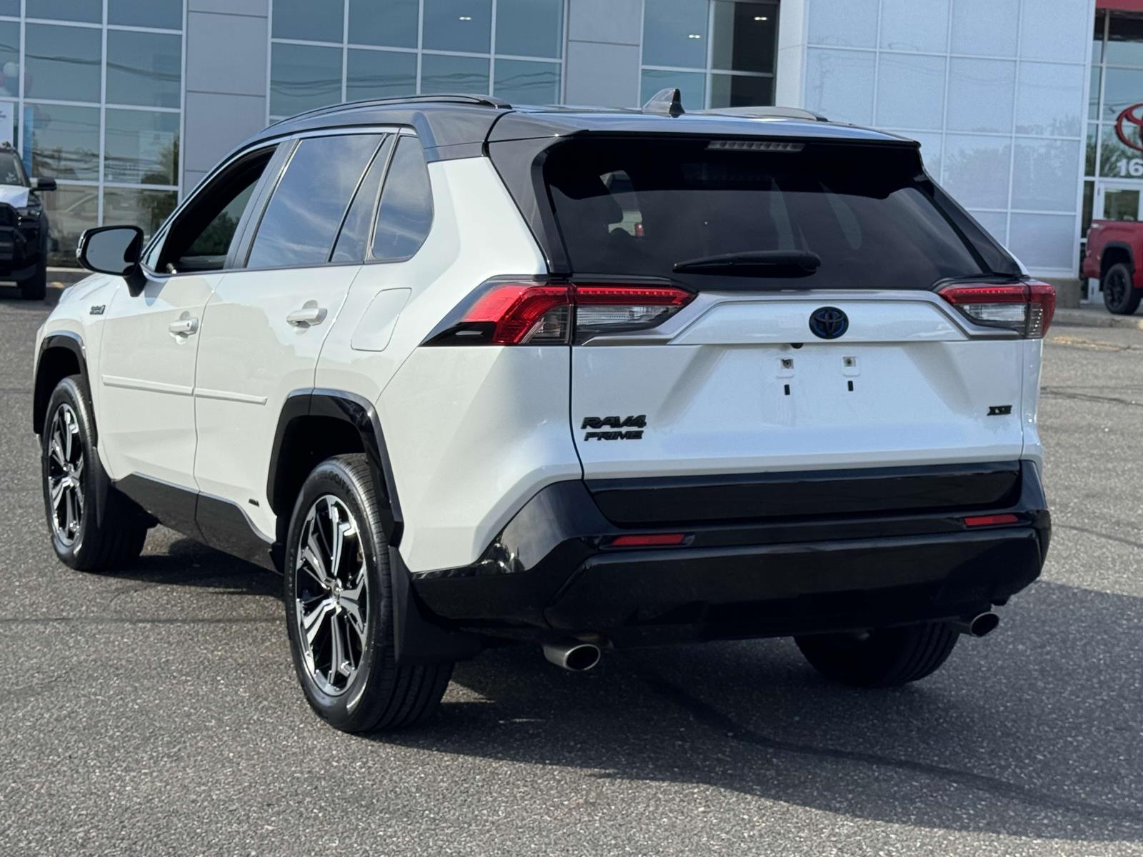 2023 Toyota RAV4 Prime XSE photo 4