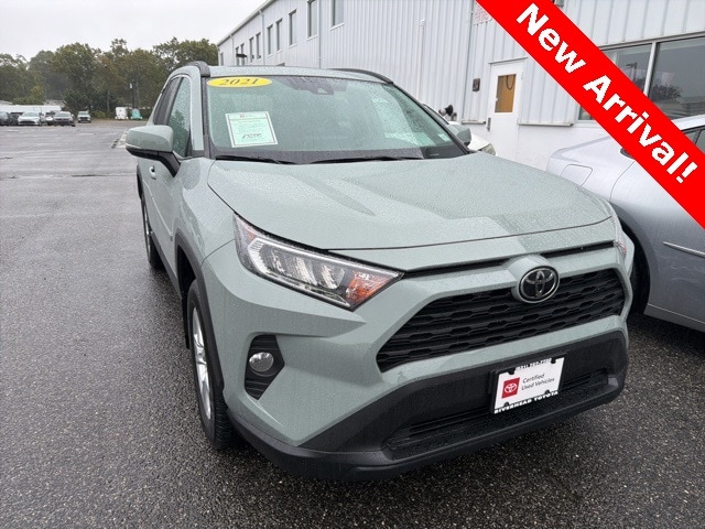 Used 2021 Toyota RAV4 XLE with VIN 2T3P1RFV7MW214813 for sale in Kansas City