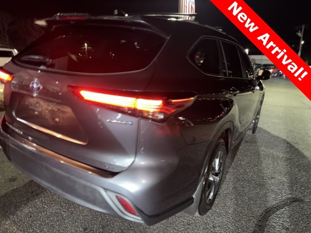 Used 2023 Toyota Highlander Hybrid XLE SUV