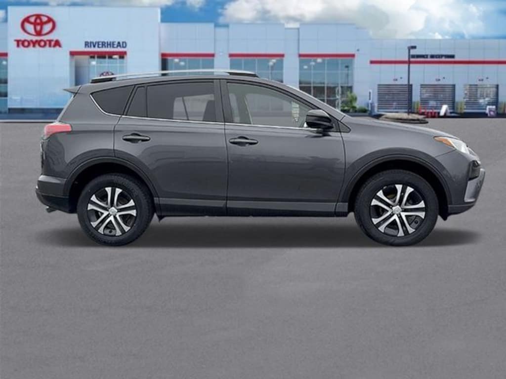 Used 2018 Toyota RAV4 LE SUV