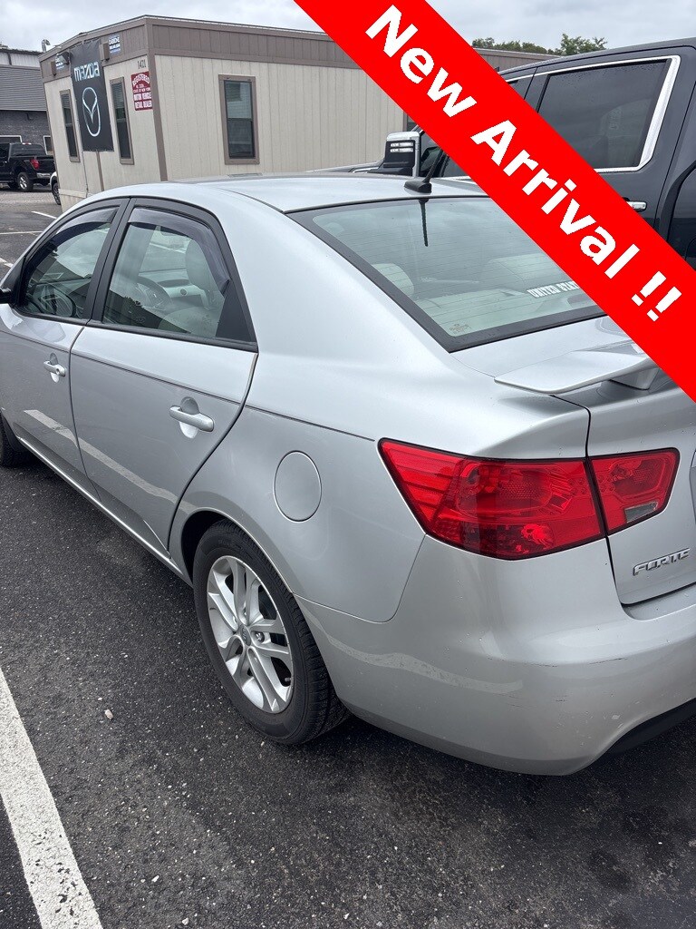 2013 Kia Forte EX photo 2