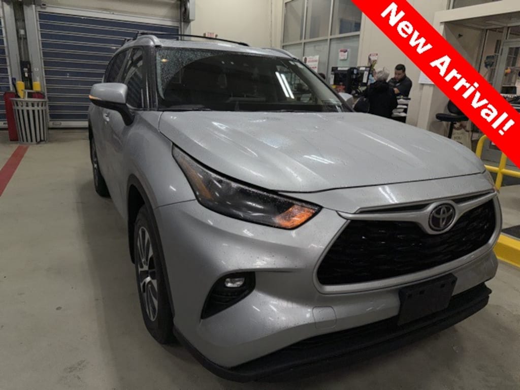 Used 2022 Toyota Highlander XLE SUV