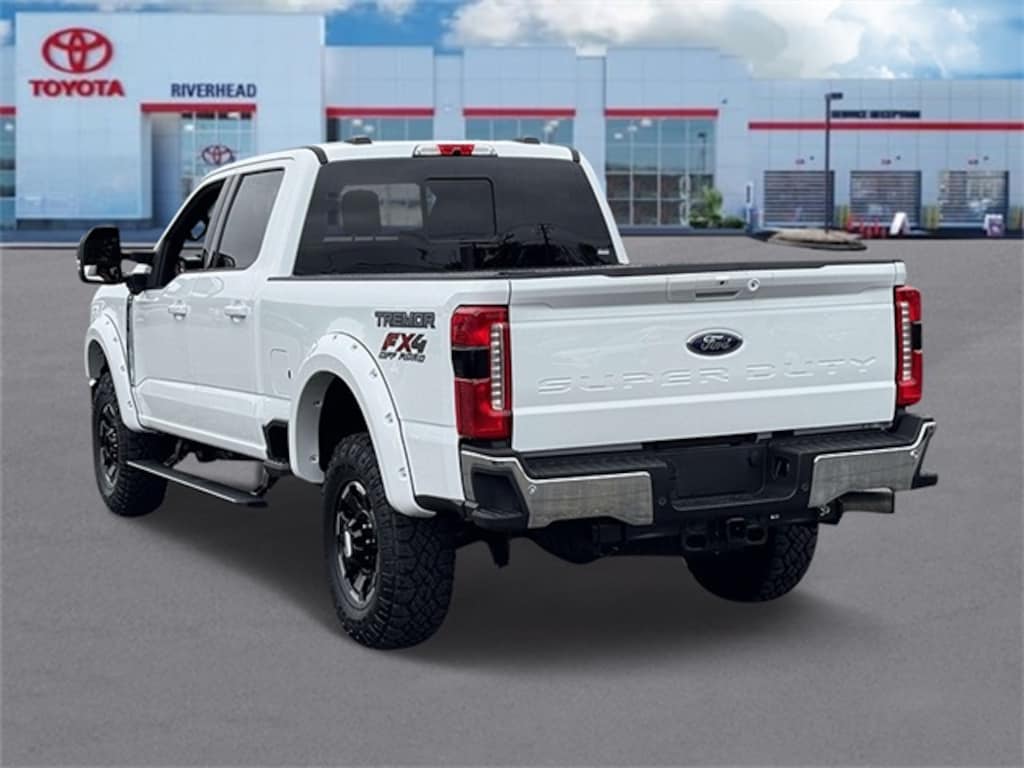 Used 2025 Ford F-350SD Lariat Truck