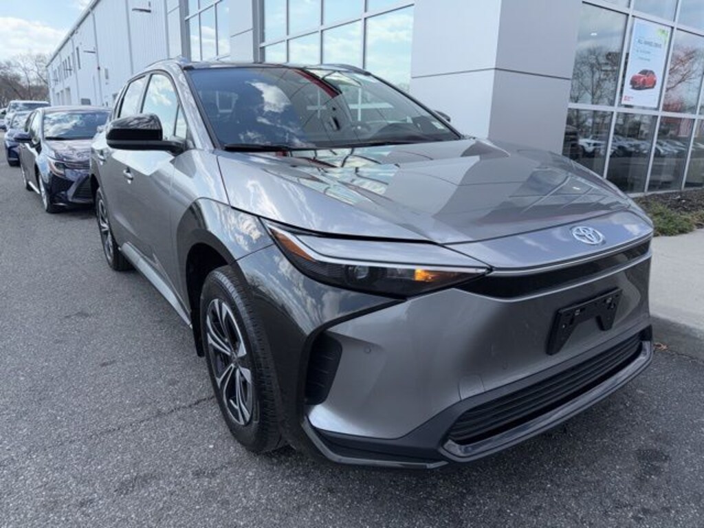 Used 2025 Toyota bZ4X XLE SUV