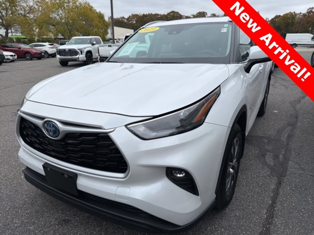 Used 2023 Toyota Highlander Hybrid XLE SUV