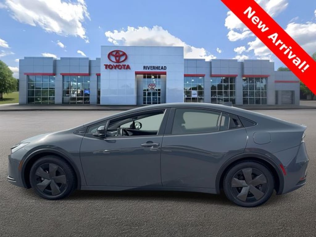 Used 2024 Toyota Prius Prime SE Hatchback